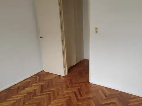 Departamento en Venta en Villa del Parque, USD 75.000