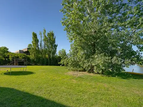 VENTA LOTE EN EL BARRIO EL CANTON ISLA A LA LAGUNA