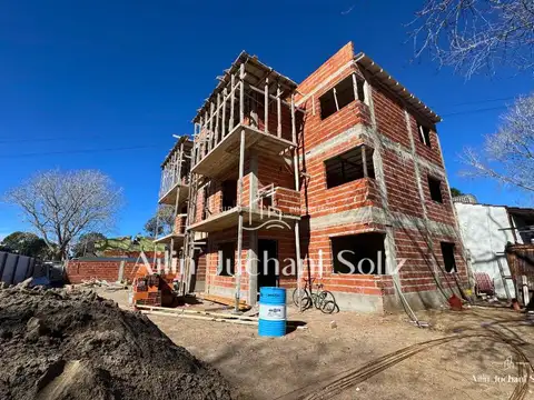 Departamento en construcción en Costa Azul - OPORTUNIDAD
