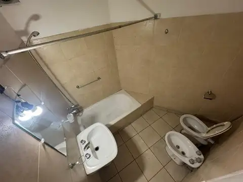 COMODO Y LUMINOSO DEPARTAMENTO - ALQUILER