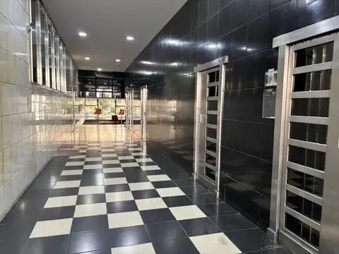 VENTA COCHERA CUBIERTA AV CALLAO