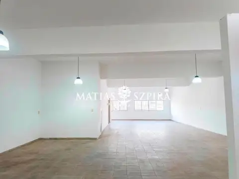 Oficina 2 ambientes con 6 baños
