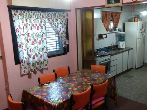 Excelente casa 4 amb con cochera - Villa Ballester