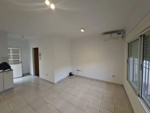 Depto Tipo Casa 2 ambientes con 1 baño