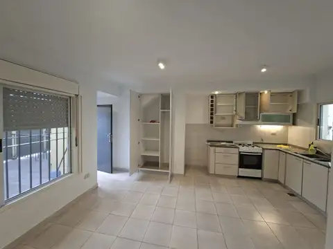 Depto Tipo Casa en Alquiler de 1 dormitorio