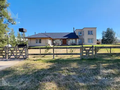 VENTA casa  EL MALACATE lote central excelente calidad 4 dorm 5000m2 pileta y riego automático