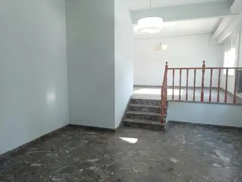 Casa en venta 4 Ambientes Garaje Patio El Palomar