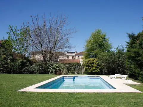 Casa 7 ambientes con 3 baños