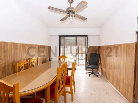 Casa 6 ambientes con 2 baños