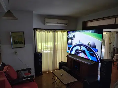 Casa 5 ambientes con 3 baños