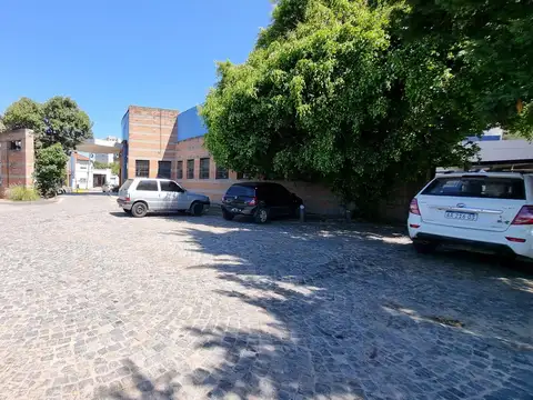 Amplio Local /Edificio en venta Escobar