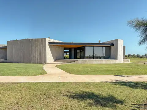 Terreno de 1092m² con fondo a reservorio y próximo al ingreso