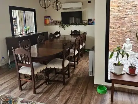 Casa 4 ambientes con 3 baños