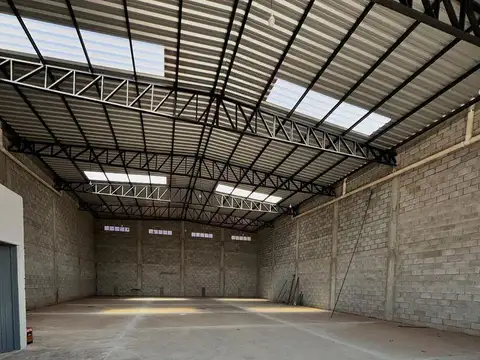 Tucumán 4200. Lote + Galpón industrial