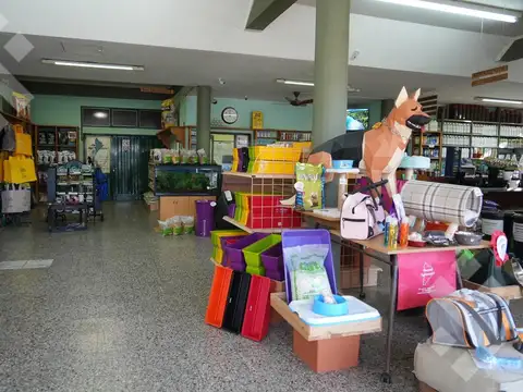 VENTA EDIFICIO COMERCIAL CON DEPARTAMENTO Y DEPÓSITO, NEUQUÉN CAPITAL