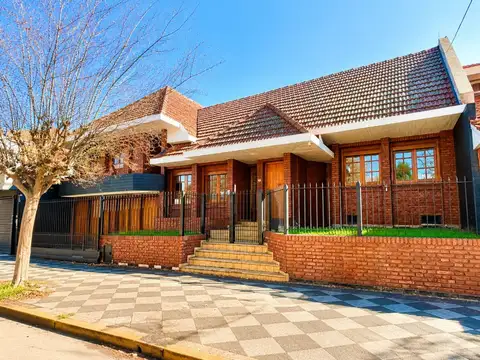 Venta Casa 6 amb Monte Grande GARAGE QUINCHO