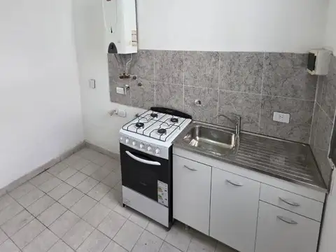 Departamento en Alquiler en Alberdi, $ 620.000