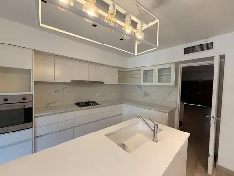 Casa en Alquiler de 4 dormitorios