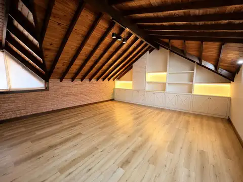 Casa en Acassuso en alquiler con pileta