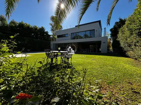 Casa Moderna en venta de 7 amb. y pileta. Barrio Solares del Talar. DonTorcuato 100