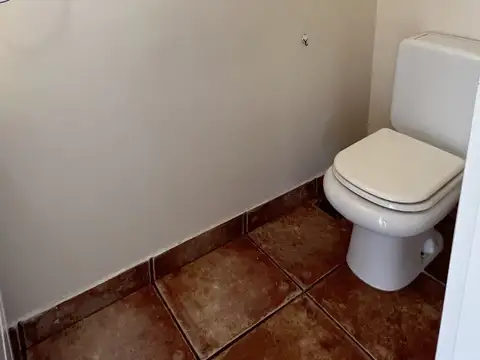 Casa 6 ambientes con 5 baños