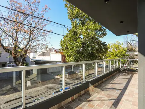 Depto Tipo Casa en Venta en Versalles, USD 175.000