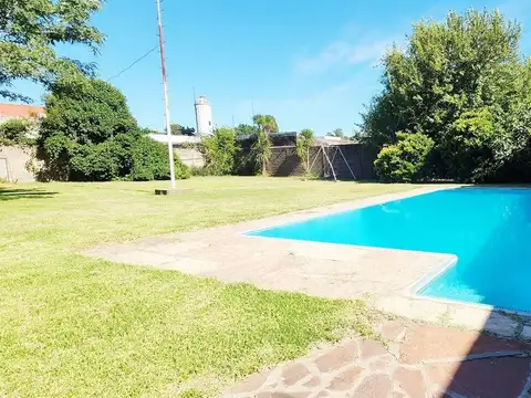 CASA QUINTA 3 AMB LOTE 1.700 m2 C/ PILETA PARRILLA