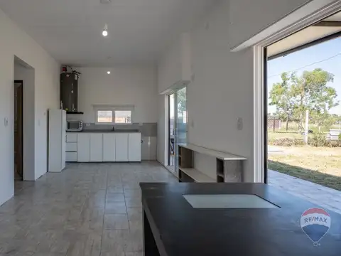 Venta Casa 1 ambiente con quincho en Parada Robles