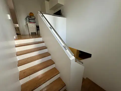 Casa en Tigre  en venta seis ambientes quincho independiente