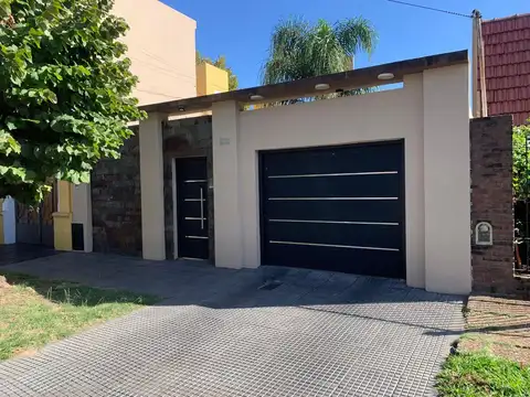 Casa 3 ambientes con 2 baños
