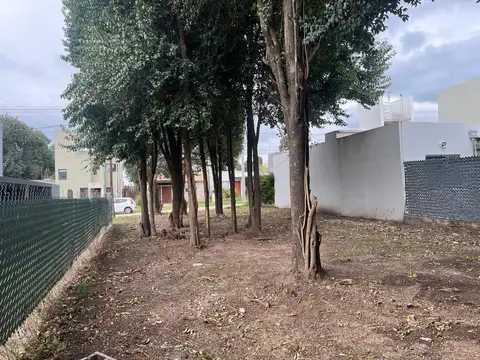 Terreno en Venta en Villa Catalina, USD 30.000