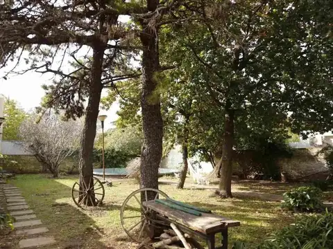 CASA EN VENTA 12 e/ 495 y 496 VILLA CASTELLS