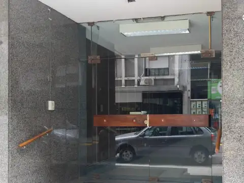 Marcelo T de Alvear al 1200