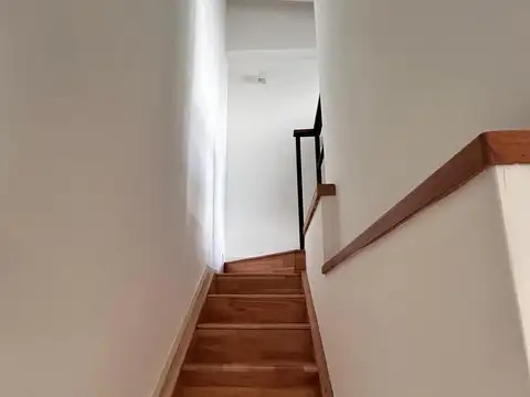 Depto Tipo Casa 2 ambientes con 1 baño