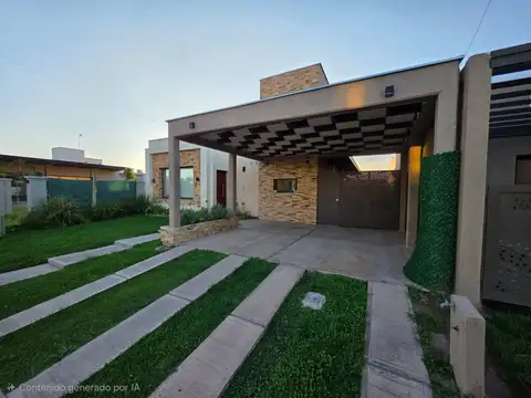 Casa en Venta con 2 cocheras
