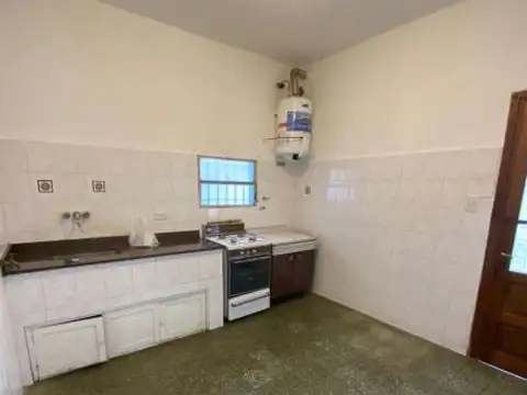 Casa 2 ambientes con 1 baño