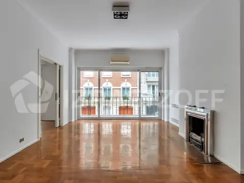 Alquiler Departamento Recoleta 6 ambientes con balcon luminoso con cochera