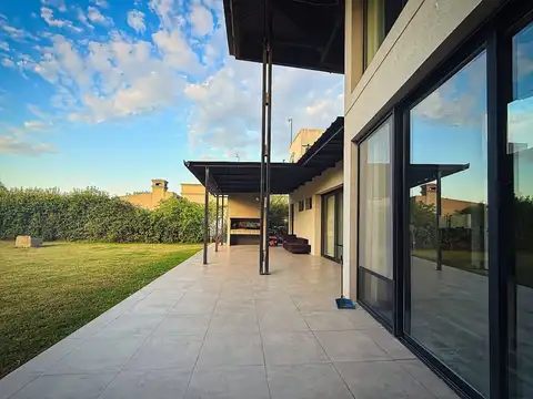 Casa en Venta en Country Santa Rita, USD 143.000