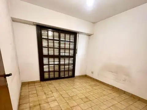 Maestro Angel D´elia 900, Piso 1