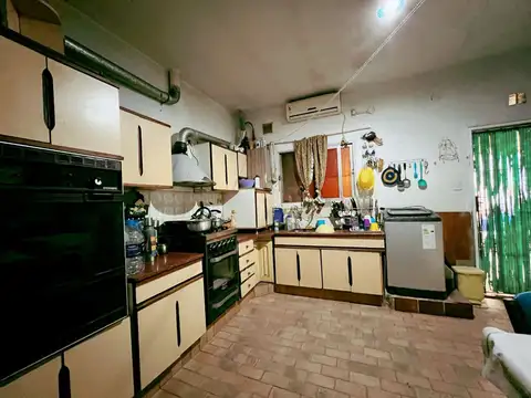 Casa 4 ambientes con 1 baño