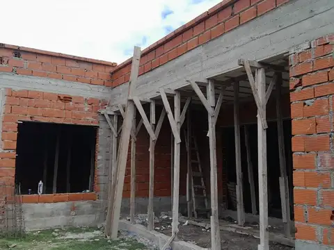 VENTA CASA 4AMB PILETA PILAR FINANCIA OPORTUNIDAD