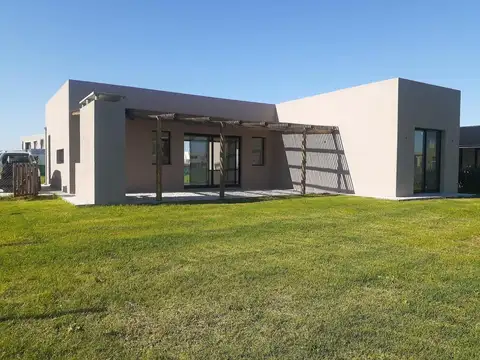 Venta Casa 4 amb. 600 M2 c/Renta hasta 2026 Barrio Manuel Belgrano Maschwitz Escobar