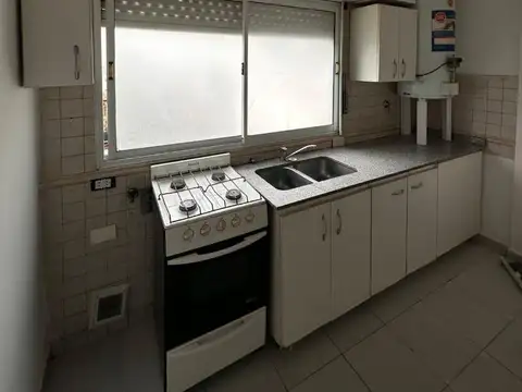 Departamento 3 amb por escalera alquiler en Caballito