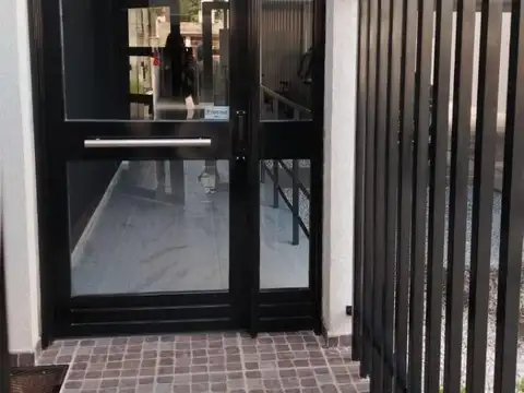 Departamento en Alquiler en Villa Luzuriaga, $ 390.000