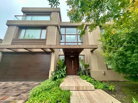 Casa 6 ambientes con 7 baños