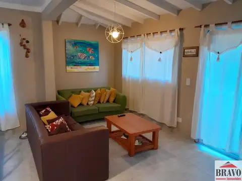 Casa 4 ambientes con 2 baños