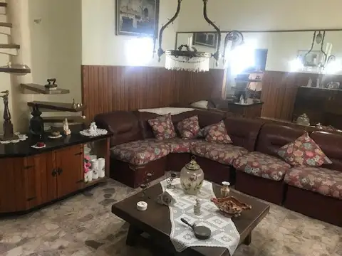 Terreno con CASA en VENTA  IBERLUCEA AL 3100,