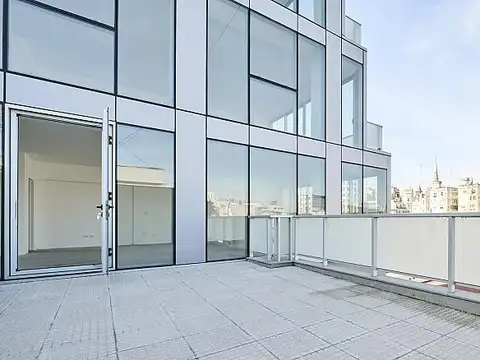 Venta de departamento tipo loft con terraza en lo mejor de Retiro.