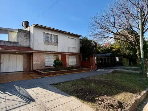 CASA 6 AMBIENTES VENTA LOMAS DE ZAMORA