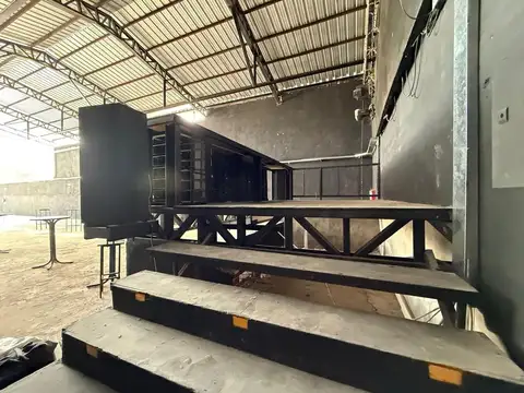 Local en Alquiler en Gonzalez Catan, USD 5.000